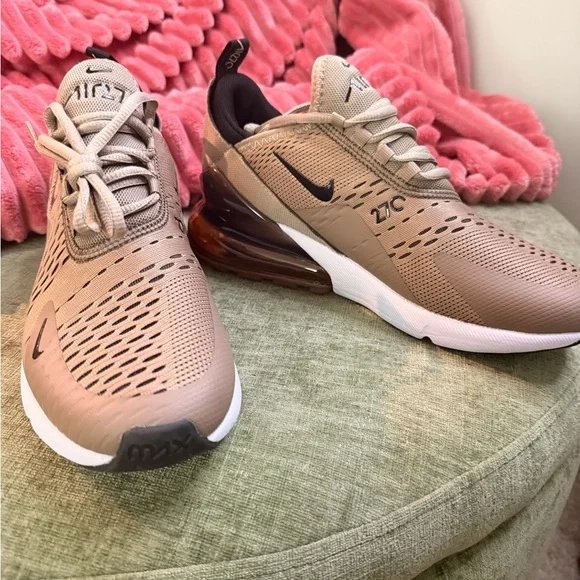 Nike Air Max 270 Sneakers - Picture 2 of 4